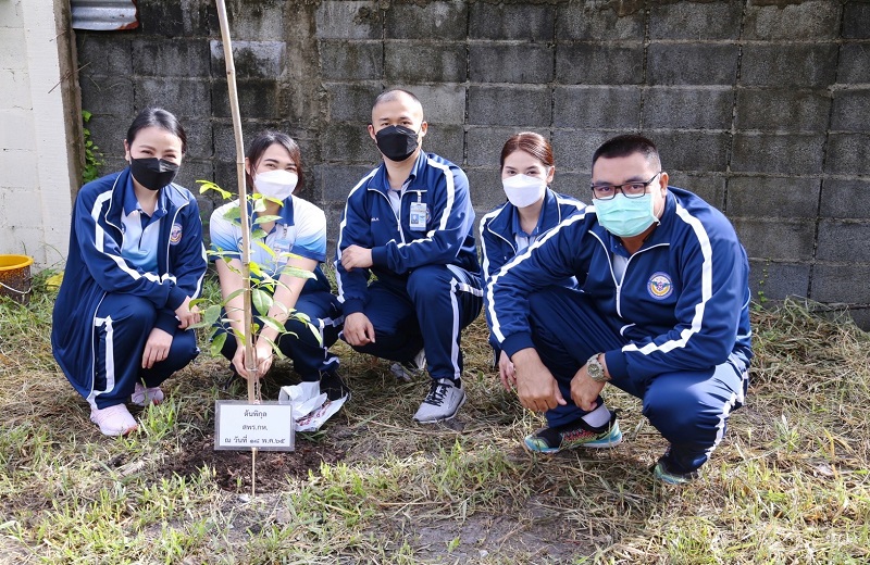 พล.ต.กฤษณ์ กิจวิวัฒนกุล รอง ผอ.สพร.กห. พร้อมด้วยข้าราชการ สพร.กห. ร่วมกิจกรรมปลูกต้นไม้ เนื่องใน "วันต้นไม้ประจำปีของชาติ"
