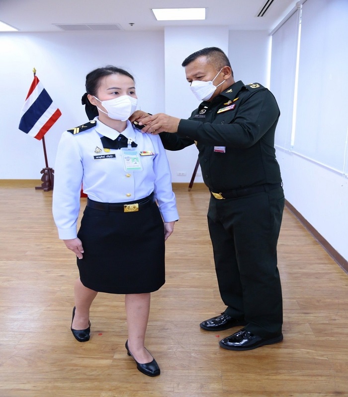 สพร.กห. จัดพิธีประดับยศ ให้แก่ข้าราชการ ที่ได้รับการเลื่อนยศที่สูงขึ้น จำนวน 2 นาย