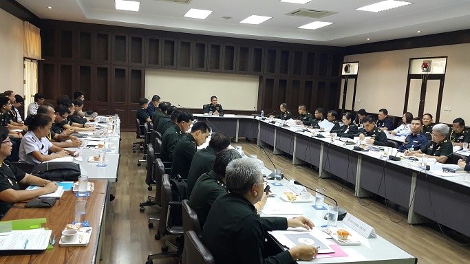 การประชุมเพื่อจัดทำร่างตัวชี้วัดภารกิจหลักของกระทรวงตามแนวทางการขับเคลื่อนประเทศ/แผนยุทธศาสตร์กระทรวง และตัวชี้วัดระหว่างกระทรวงที่มีเป้าหมายร่วมกัน (joint KPIs) และตัวชี้วัดภารกิจหลักของกรม เพื่อใช้ประกอบคำรับรองการปฏิบัติราชการของ สป. ประจำปีงบประมาณ พ.ศ.๒๕๖๐