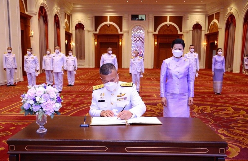 พล.ท.สุรศักดิ์ วรรณสมบูรณ์ ผอ.สพร.กห. พร้อมด้วยกำลังพล สพร.กห. เข้าร่วมกิจกรรมเฉลิมพระเกียรติเนื่องในโอกาสวันเฉลิมพระชนมพรรษาสมเด็จพระนางเจ้าฯ พระบรมราชินี (3 มิ.ย.65)