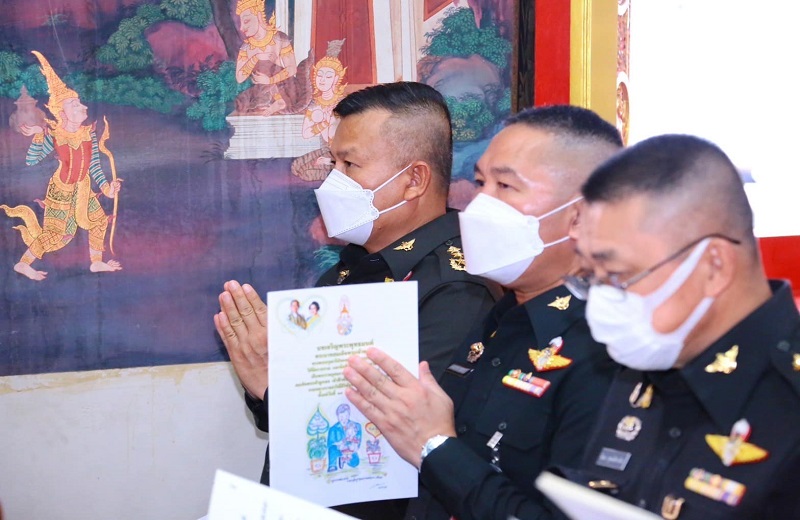 พล.ท.สุรศักดิ์ วรรณสมบูรณ์ ผอ.สพร.กห.เข้าร่วมพิธี พร้อมด้วยกำลังพล สพร.กห น้อมใจกันสวดมนต์บูชาธรรม อธิษฐานจิต ถวายพระพรชัยมงคล ณ พระอุโบสถ วัดชินวราราม วรวิหาร จ.ปทุมธานี