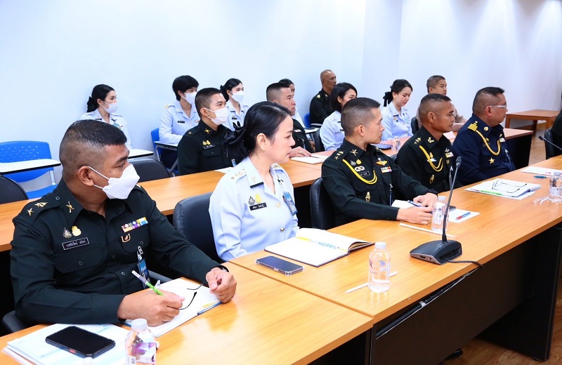 สพร.กห. จัดประชุมพบปะกำลังพล สพร.กห ณ ห้องประชุม สพร.กห. ชั้น 2 อาคาร สป.(ศรีสมาน) โดยมี พล.ท.ชูเลิศ จิระรัตนเมธากร ผอ.สพร.กห.เป็นประธานการประชุมฯ