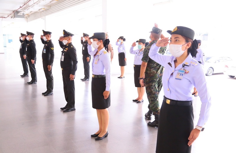 สพร.กห. ได้จัดให้มีการฝึกทบทวนท่าบุคคลเบื้องต้น เพื่อให้กำลังพลของ สพร.กห. มีบุคลิกลักษณะทหาร ถูกต้อง ตามระเบียบวินัย และแบบธรรมเนียมของทหาร ณ ใต้อาคารที่พักนายทหารสัญญาบัตร (น.1)