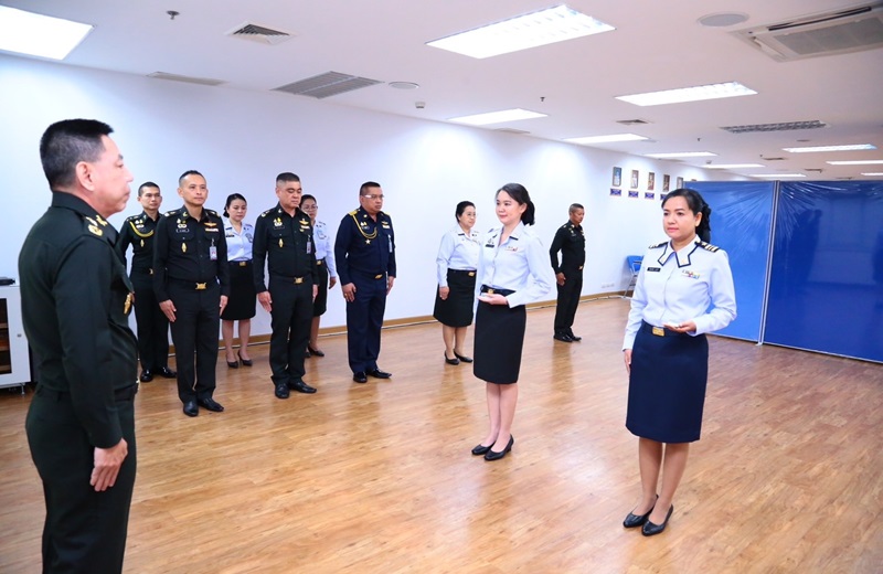 สพร.กห. จัดพิธีประดับยศ ให้แก่ข้าราชการที่ได้รับการเลื่อนยศสูงขึ้น จำนวน 2 นาย