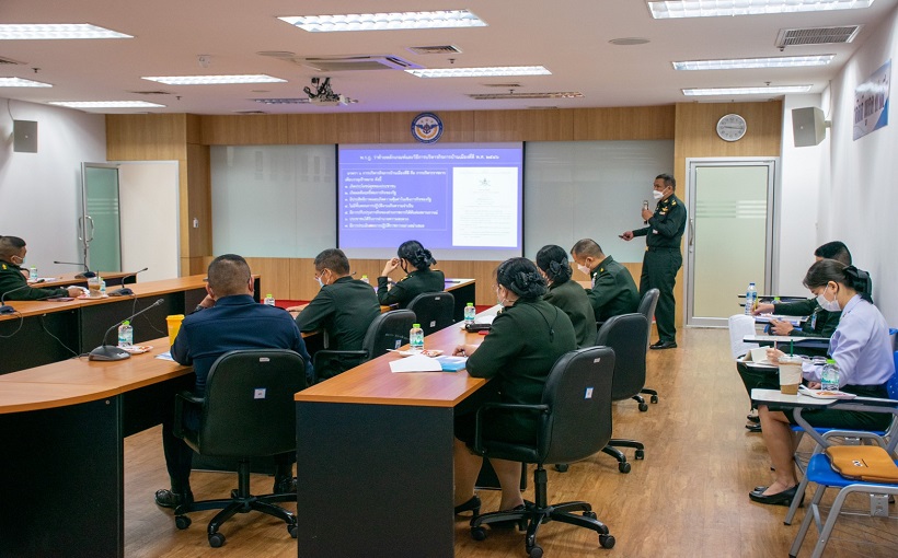 การอบรมถ่ายทอดความรู้ให้กับข้าราชการในหน่วย (Unit School) ณ ห้องประชุม สพร.กห. ชั้น 2 อาคาร สป. (ศรีสมาน) โดยมี พล.ต.กาจน์ กอรี รองผู้อำนวยการสำนักพัฒนาระบบราชการกลาโหม เป็นผู้บรรยาย